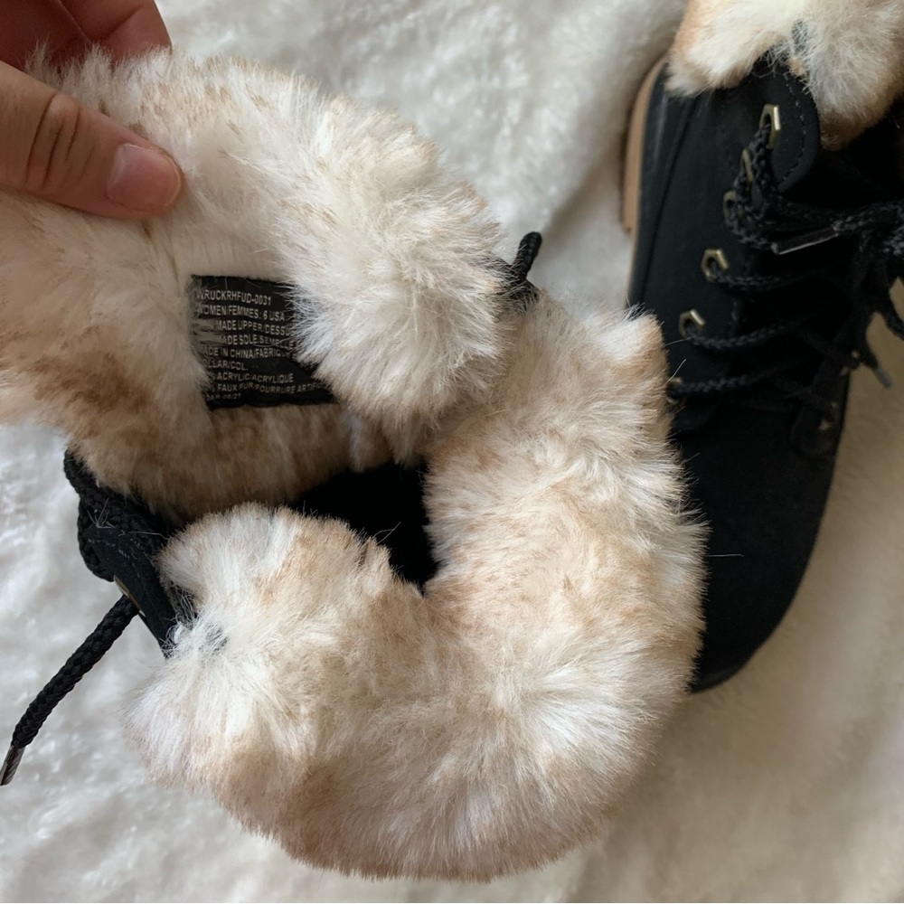 ୨୧ ･ﾟ✧ Lugz Black Fluffy Booties - Picture 5 of 7